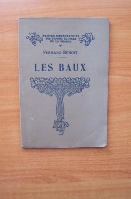 Seller image for LES BAUX for sale by KEMOLA