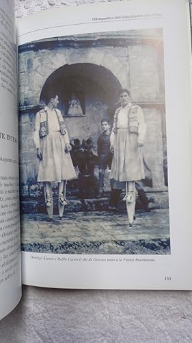 LA DANZA DE LOS ZANCOS DESDE 1603 HASTA 2003 EN ANGUIANO. 400 Aos de Documentos: MARTINEZ ALESANCO...