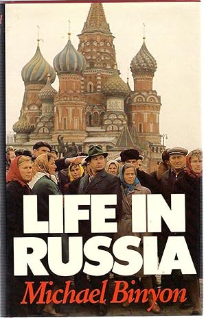 Bild des Verkufers fr Life in Russia zum Verkauf von Michael Moons Bookshop, PBFA