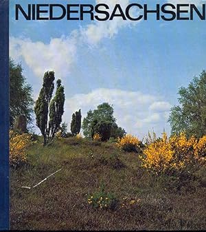 Bild des Verkufers fr Niedersachsen. Ein Bildband ber das Land zwischen Harz und Nordsee. Mit einer Einleitung von Heinrich Mersmann. zum Verkauf von Online-Buchversand  Die Eule