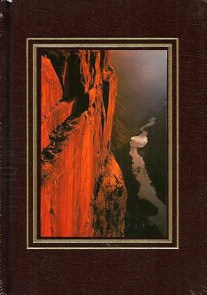 Imagen del vendedor de THE AMERICAN SOUTHWEST : Land of Challenge and Promise (National Geographic Destinations) a la venta por Grandmahawk's Eyrie