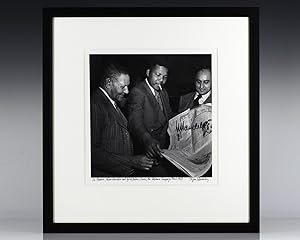 Imagen del vendedor de Nelson Mandela Silver Gelatin Print. a la venta por Raptis Rare Books