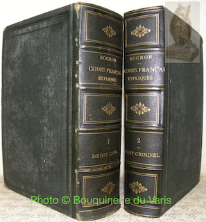 Bild des Verkufers fr Les codes franais expliqus par leurs motifs, par des exemples, et par la jurisprudence; avec la solution, sous chaque article des difficults ainsi que des principales questions que prsente le texte, la dfinition des termes de droit et la reproduction des motifs de tous arrts-principes, suivis de formulaires. Ouvrage destin aux tudiants en droit, aux personnes charges d'appliquer les lois, et  toutes celles qui, dsirant les connatre, n'ont pu en faire une tude spciale. Cinquime dition grand in-4, corrige et augmente des arrts-principes rendus jusqu' ce jour. Premire partie. Droit civil comprenant : Constitution et Snatus-consultes. Code Napolon. Code de Procdure civile. Code de Commerce. Deuxime partie. Droit criminel comprenant : Les codes d'instruction criminelle. Pnal. Forestier. De la chasse. De la pche fluviale. Et les tables gnrales. zum Verkauf von Bouquinerie du Varis