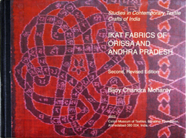 Immagine del venditore per Ikat fabrics of Orissa and Andhra Pradesh. Second, revised edition. ?Studies in contemporary textile crafts of India. venduto da Harteveld Rare Books Ltd.