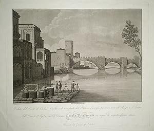 Veduta del Ponte di Castel Vecchio e di una parte del Palazzo Canossa, presa in riva all'Adige a ...