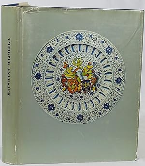 Imagen del vendedor de Majolika. Spanische und italienische Keramik vom 14. bis zum 18. Jahrhundert. Berlin 1972. 4to. 423 Seiten. Mit 429 Abbildungen, davon 29 farbigen. Orig.-Leinenband mit Schutzumschlag. a la venta por Antiquariat Schmidt & Gnther