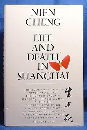Imagen del vendedor de Life and Death in Shanghai a la venta por Wormhole Books