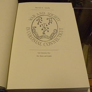 Imagen del vendedor de WAR & SOCIETY IN COLONIAL CONNECTICUT a la venta por Parnassus Book Service, Inc
