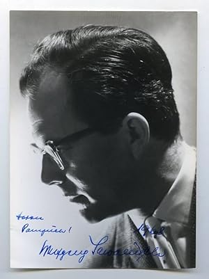 Immagine del venditore per Portraitphotographie mit eigenh. Widmung und U. venduto da Kotte Autographs GmbH