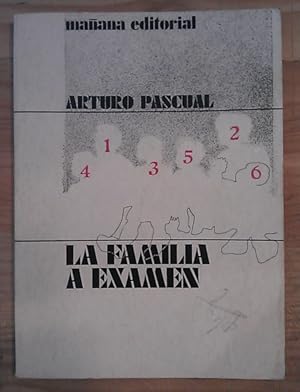 Seller image for La familia a examen for sale by La Leona LibreRa