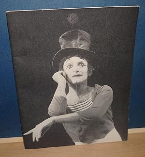 Bild des Verkufers fr Marcel Marceau prsente son programme 1972, Thtre des Champs lyses, Paris, dition du Programme S.N. Mercure, 1972. zum Verkauf von Mesnard - Comptoir du Livre Ancien