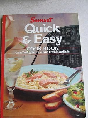 Image du vendeur pour Sunset Quick & Easy Cook Book mis en vente par Buybyebooks