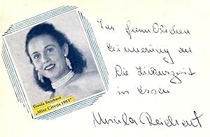 Bild des Verkufers fr Miss Circus 1953": Signiertes (voller Namenszug) Albumblatt (weier Karton, 9 x 14 cm) mit von 5 blauen Linien umrahmtem aufmontiertem Portrtdruck (85,5 x 5 cm). zum Verkauf von Antiquariat Richard Husslein