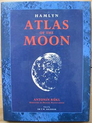 Immagine del venditore per Atlas of the Moon venduto da Antikvariat Valentinska