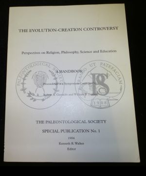 Bild des Verkufers fr Evolution Creation Controversy: Perspectives on Religion zum Verkauf von ANTIQUARIAT Franke BRUDDENBOOKS
