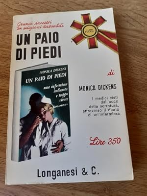 UN PAIO DI PIEDI,