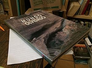 Image du vendeur pour Explorando Un Mundo Olvidado: Sitios Perdidos De La Cultura Paquime mis en vente par Xochi's Bookstore & Gallery
