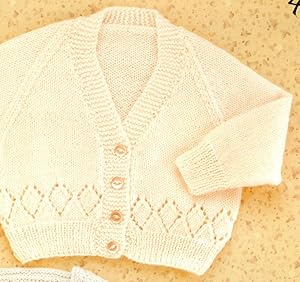 Imagen del vendedor de HAYFIELD KNITTING PATTERNS : DOUBLE KNIT & 4 PLY : Toddlers' Raglan Cardigans : Pattern Leaflet #1313 a la venta por 100POCKETS