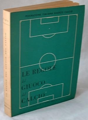 Immagine del venditore per Le Regole Del Giuoco Del Calcio venduto da Peter Sheridan Books Bought and Sold