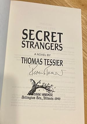 Imagen del vendedor de Secret Strangers a la venta por biblioboy