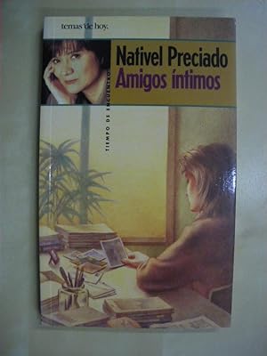 Seller image for AMIGOS INTIMOS for sale by LIBRERIA TORMOS