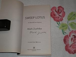 Imagen del vendedor de Sweep Lotus: Signed a la venta por SkylarkerBooks