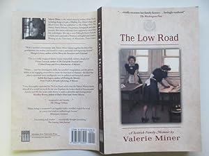 Bild des Verkufers fr The low road: a Scottish family memoir zum Verkauf von Aucott & Thomas