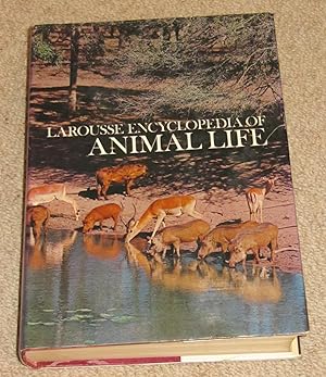 Image du vendeur pour Larousse Encyclopedia of Animal Life mis en vente par Makovski Books