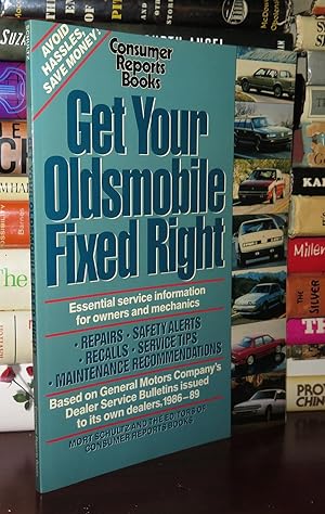 Imagen del vendedor de GET YOUR OLDSMOBILE FIXED RIGHT Essential Service Information for Owners and Mechanics a la venta por Rare Book Cellar