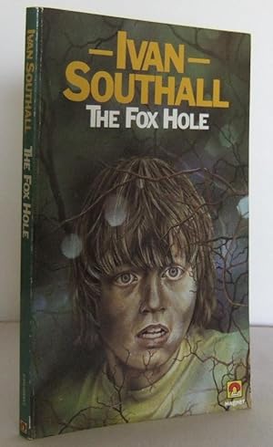 Imagen del vendedor de The fox Hole a la venta por Mad Hatter Books