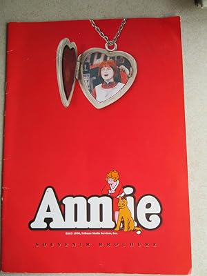 Image du vendeur pour Annie Souvenir Brochure 1998 mis en vente par Buybyebooks