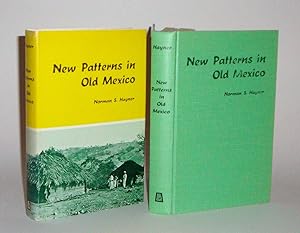 Bild des Verkufers fr New Patterns in Old Mexico: A Study of Town and Metropolis zum Verkauf von Azarat Books