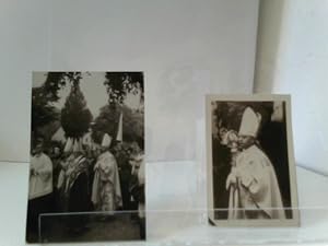 2 Fotos/ Bilder vom Bischof. Eine Szene Prozession sowie eine Vergrößerung des Statur des Bischof...