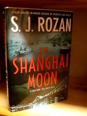 Bild des Verkufers fr The Shanghai Moon. A Lydia Chin / Bill Smith Novel. zum Verkauf von Altstadt-Antiquariat Nowicki-Hecht UG