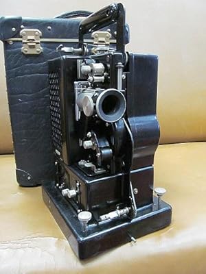 Siemens Filmprojektor 16 mm ca. 1930 ( Typenschild *5002* ) Incl. Transportkoffer.