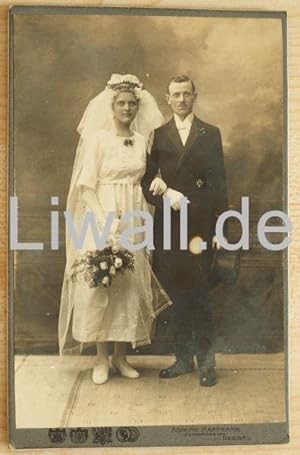 Hochzeitspaar Mann mit Eisernen Kreuz.