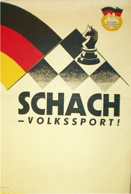 Schach - Volkssport! Farbiges Bildplakat mit freiem Schriftfeld, Schwarz-Rot-Gold und dem Emblem ...