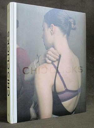 Chic Clicks : Creativity and Commerce in Contemporary Fashion Photography