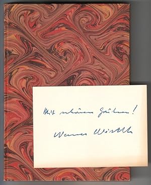 Bild des Verk�ufers f�r Feuer vom Feuer lebt // Auf einer kleinen Pappkarte hat der Autor eine kurze Widmung + Signatur hinterlassen: Mit sch�nen Gr��en! Werner Wirthle - MIT EINIGEN S/W-FOTOS ILLUSTRIERT! zum Verkauf von GAENSAN Versandantiquariat