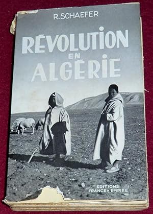 Imagen del vendedor de REVOLUTION EN ALGERIE a la venta por LE BOUQUINISTE