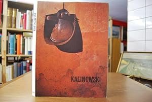 Imagen del vendedor de Kalinowski. Tableaux-chasses, caissons, caissons avec pulsations, stles, ensachements, pendants, termes, dessins grand format sur toile. Eine Werkbersicht 1958 - 1975. [Hrsg. vom Inst. fr Moderne Kunst, Nrnberg. Die Texte bertr. Hans Eugen Bisson ins Dt. bertr. ins Franz. von Michel Dupart .] a la venta por Gppinger Antiquariat