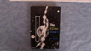 Immagine del venditore per The Alien Ones venduto da W. R. Slater - Books