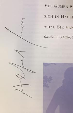 Seller image for Das Goethe-Jahr 1999 in Halle an der Saale.- signiert, Erstausgabe Veranstaltungsprogramm fr die Stadt Halle (Saale) sowie fr Bad Lauchstdt, Dessau und Wrlitz anllich des 250. Geburtstages von Johann Wolfgang von Goethe 1999. Mit Vorwort von Paul Raabe., for sale by Bhrnheims Literatursalon GmbH