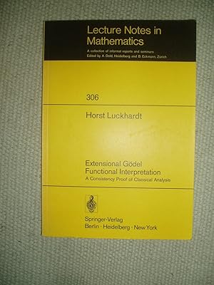 Extensional Gödel Functional Interpretation : A Consistency Proof of Classical Analysis