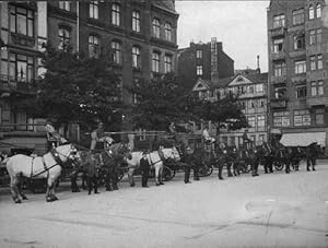 Enckeplatz mit Blick auf die Straße Hütten. Original-Photographie von Karl Wigand, Wandsbek.