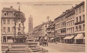 Bild des Verkufers fr Gnseliesel-Brunnen u. Weender-Strae. Ansichtskarte in brunlichem Lichtdruck. Ungelaufen. zum Verkauf von Antiquariat Heinz Tessin