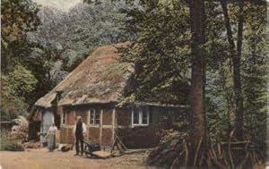 Bild des Verkufers fr Uralte Kate in Wesel, Lneburger Heide. Ansichtskarte in farbigem Lichtdruck. Abgestempelt Hamdorf 28.04.(Jahr unleserlich). zum Verkauf von Antiquariat Heinz Tessin