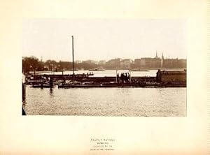 (Karpfenverkauf auf de Binnenalster). Original-Photographie vom Atelier Schaul.