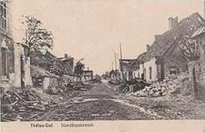 Seller image for Nordfrankreich. Zerstrte Strae. Ansichtskarte in Lichtdruck: Abgestempelt Feldpost 26.06.1917. for sale by Antiquariat Heinz Tessin