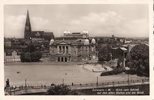 Bild des Verkufers fr Blick vom Schlo auf den alten Garten und die Stadt. Ansichtskarte in Photodruck. Ungelaufen. zum Verkauf von Antiquariat Heinz Tessin